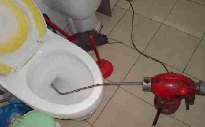 崇信马桶通下水